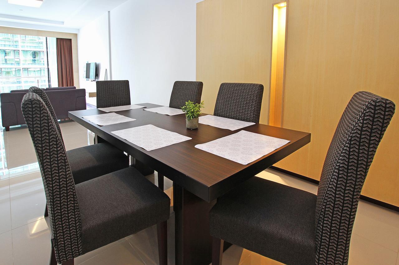 Bernard Holiday Home @ Imperial Suites กูชิง ภายนอก รูปภาพ