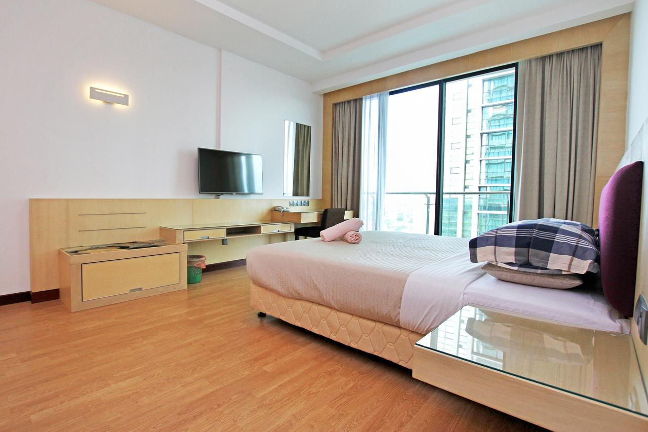 Bernard Holiday Home @ Imperial Suites กูชิง ภายนอก รูปภาพ