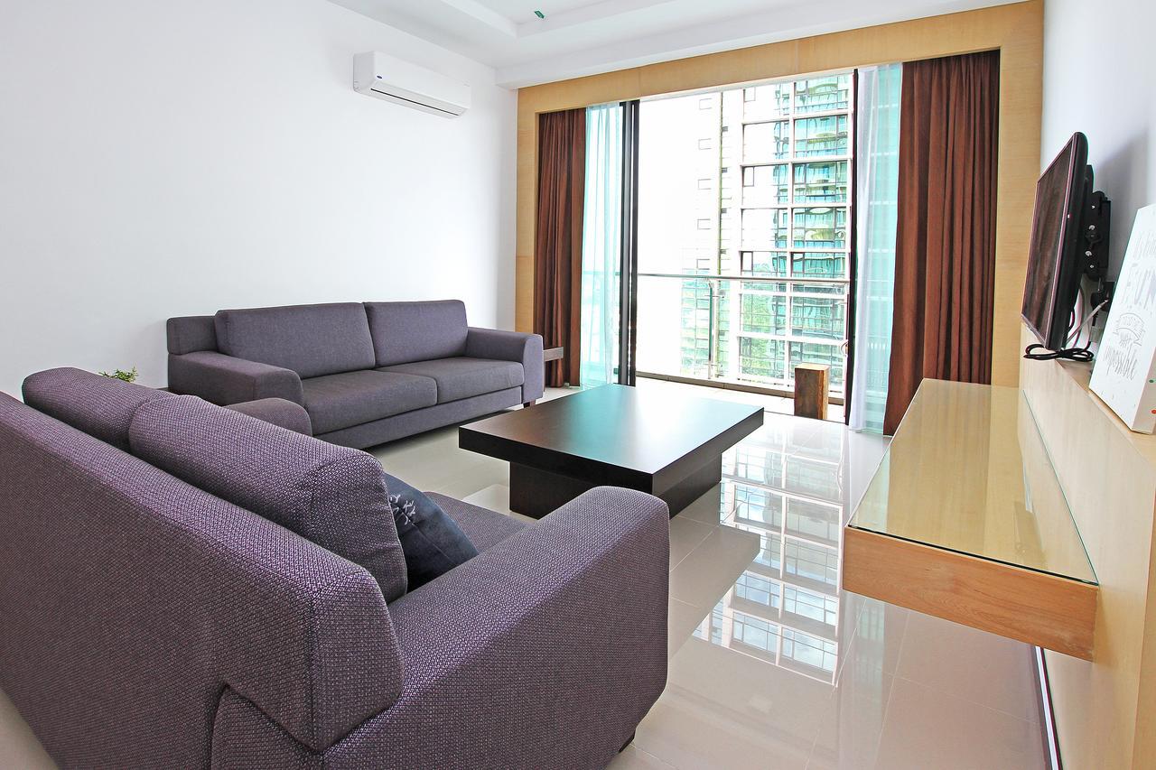 Bernard Holiday Home @ Imperial Suites กูชิง ภายนอก รูปภาพ