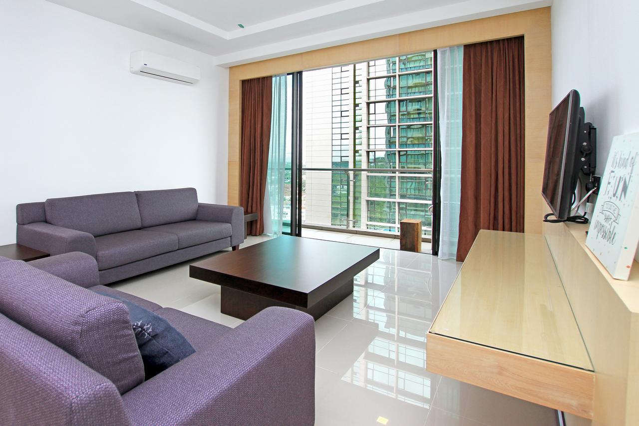 Bernard Holiday Home @ Imperial Suites กูชิง ภายนอก รูปภาพ
