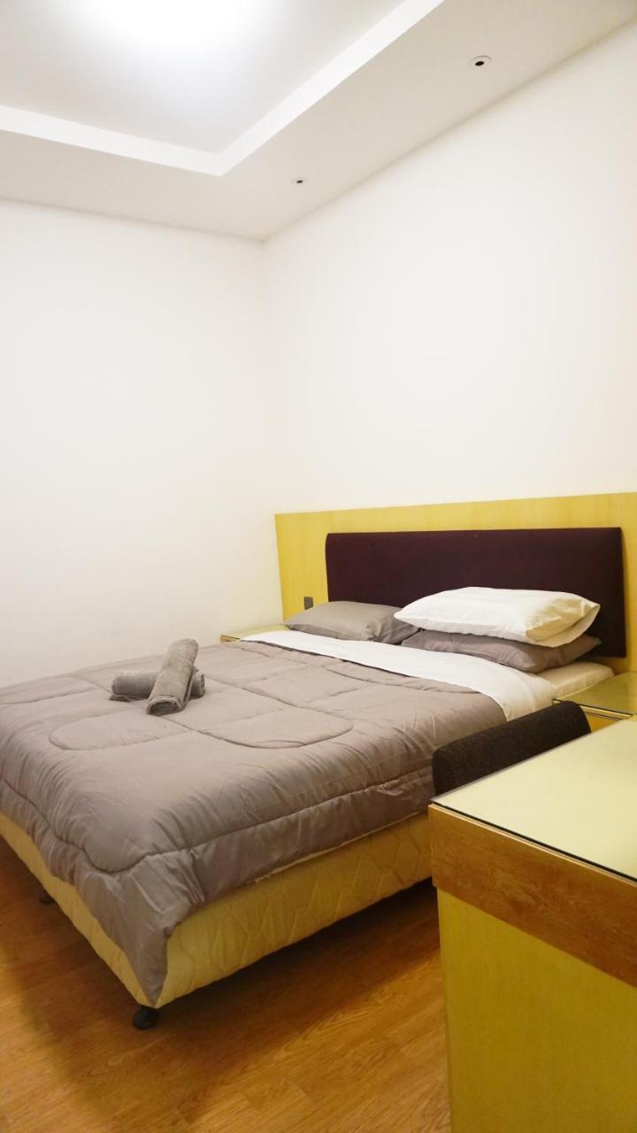 Bernard Holiday Home @ Imperial Suites กูชิง ภายนอก รูปภาพ